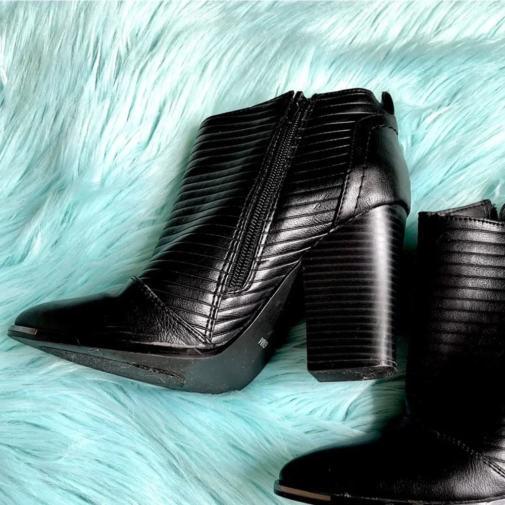 G by Guess Black Moto Ankle Booties Block Heel Side Zip Women’s Size 6.5